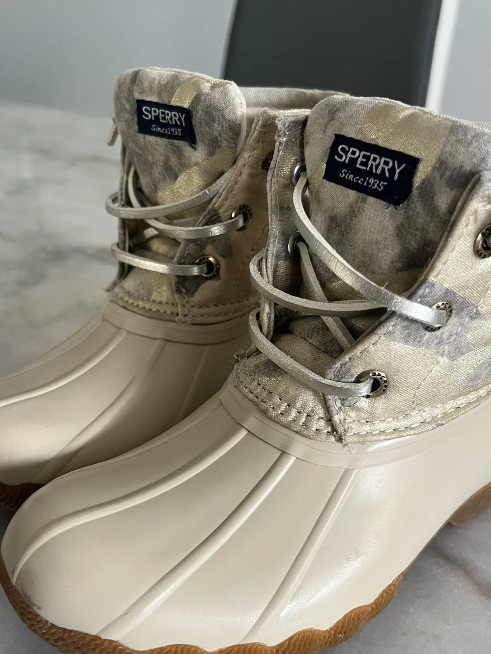 Sperry Kids Cream & Brown Camo Lace-Up Rain Boots